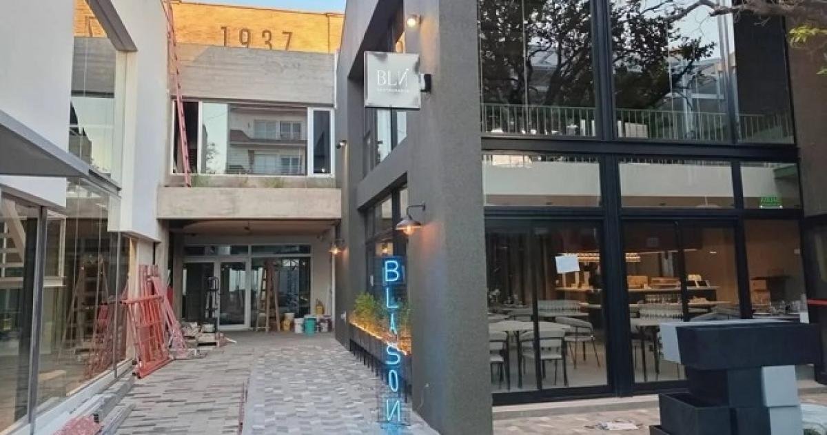  El Paseo Marinelli est� ubicado en la calle Coronel Gil 457