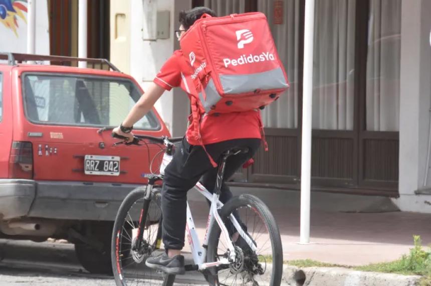 Desocupados trabajan en la prestación de servicios por aplicaciones