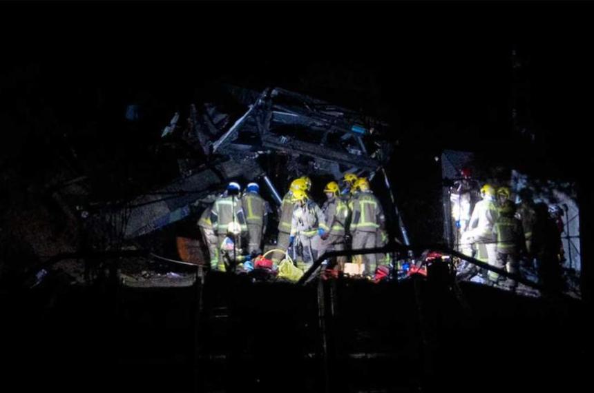 Un tren chocoacute contra un muro en Cataluntildea- murioacute el maquinista y hubo al menos 37 heridos