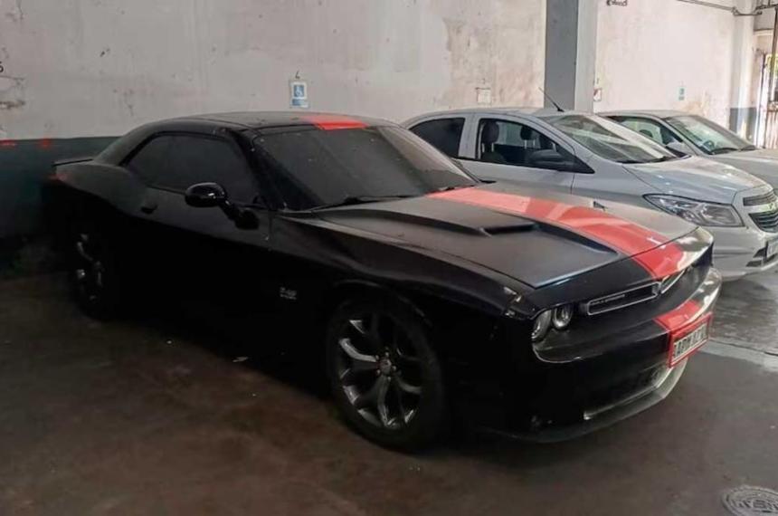 Hallaron otro auto de lujo de la causa por contrabando- un Dodge Challenger de hasta US100 mil
