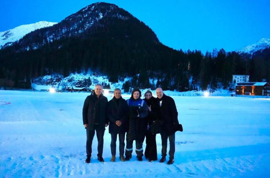 Milei llegoacute a Davos para el Foro Econoacutemico Mundial y activoacute una agenda de reuniones con empresarios