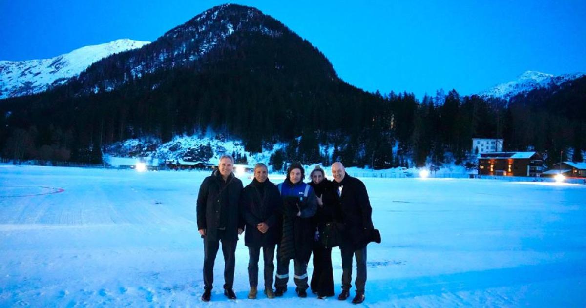 Milei llegoacute a Davos para el Foro Econoacutemico Mundial y activoacute una agenda de reuniones con empresarios