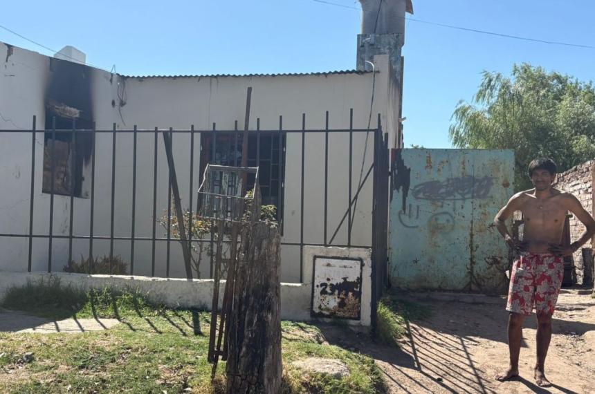 El dueño de la vivienda perdió todo tras el incendio