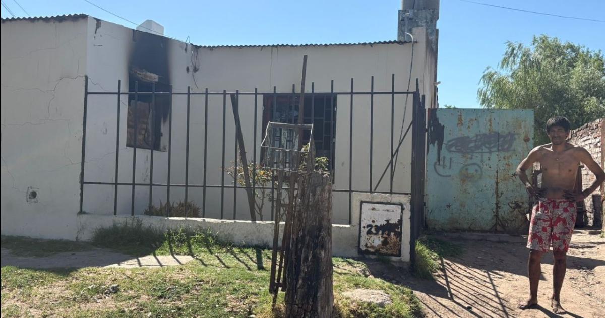 El dueño de la vivienda perdió todo tras el incendio