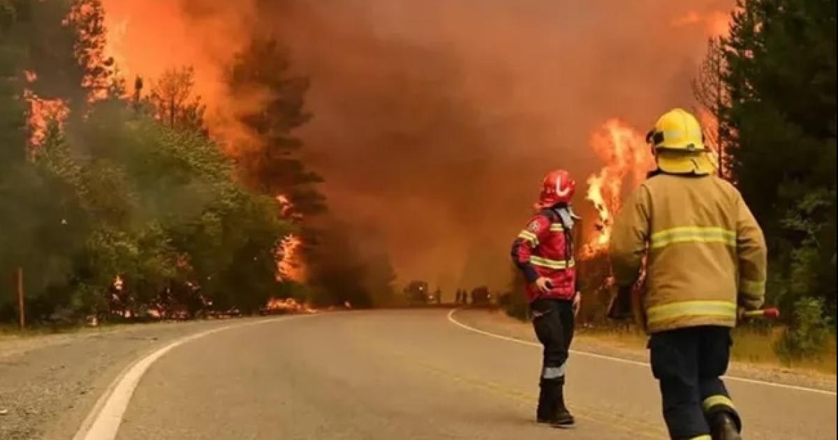 Las condiciones clim�ticas adversas favorecen la propagación de las llamas