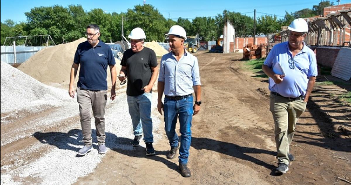 La obra fue visitada por el ministro de Obras y Servicios P�blicos Alfredo Intronati y el intendente local Martín Lisotti