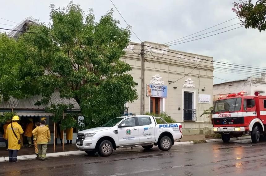 Un techo se voló en la calle Balcarce