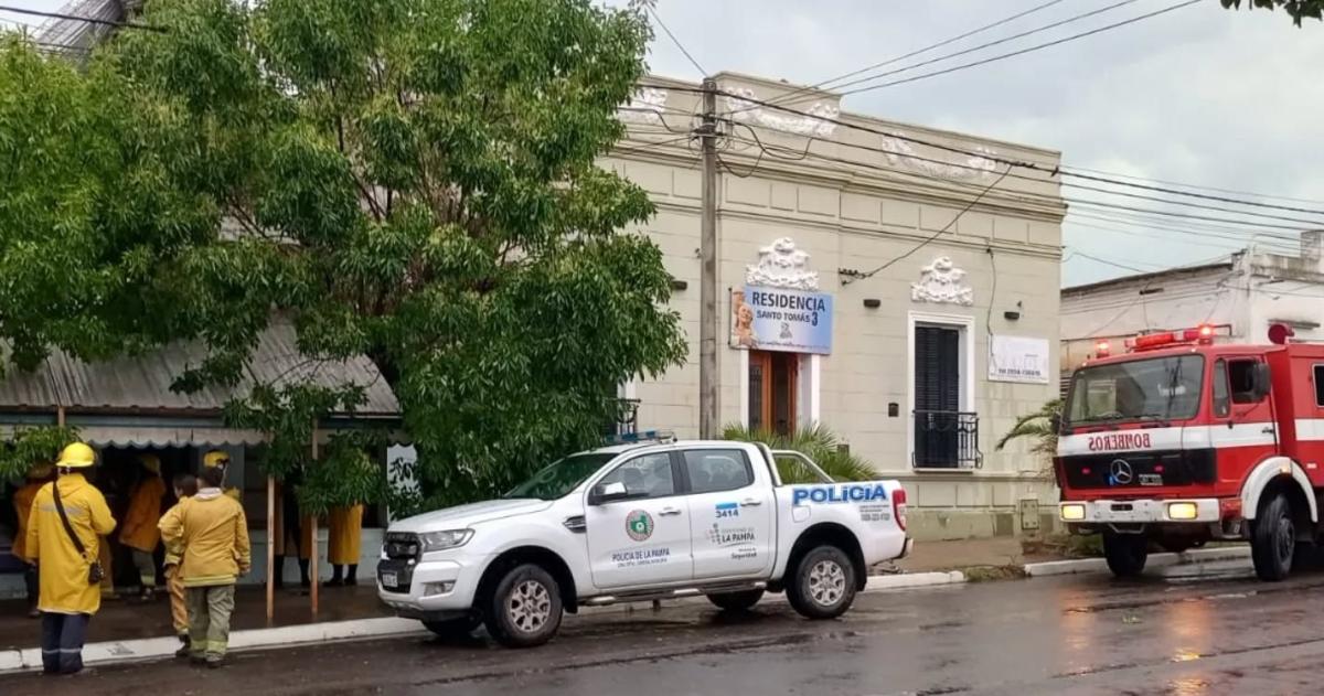 Un techo se voló en la calle Balcarce