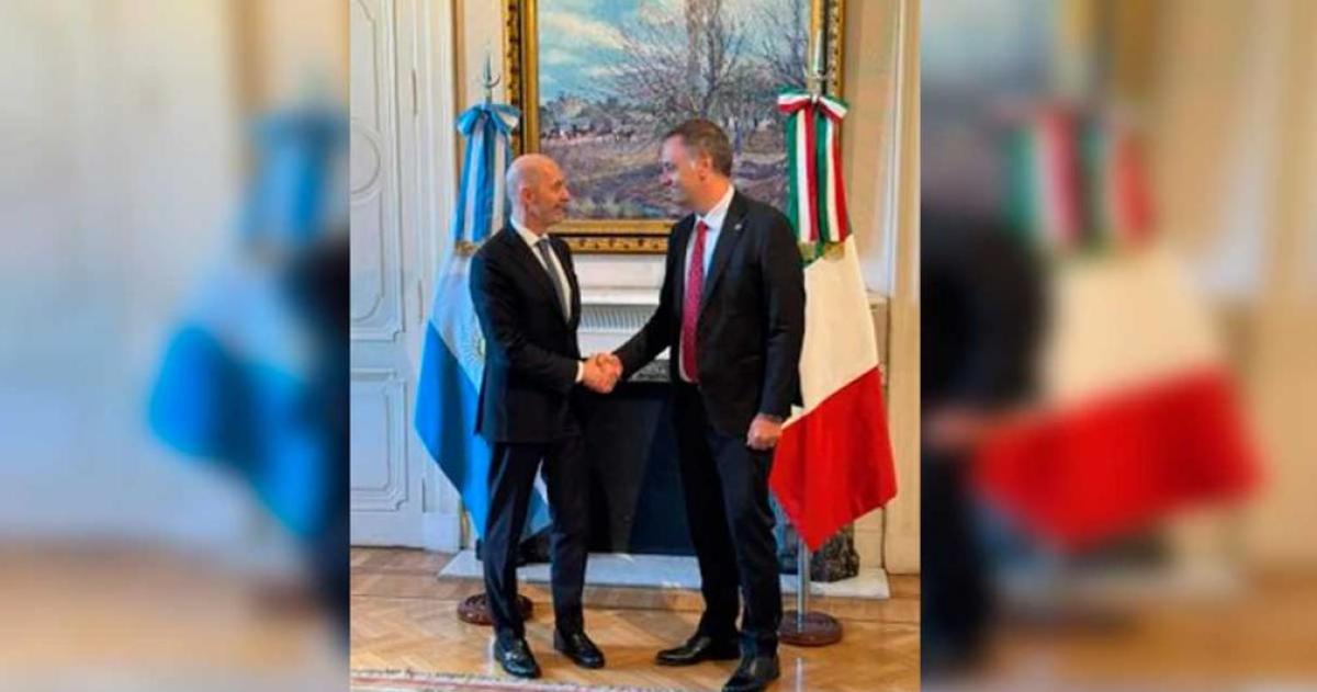 Adorni recibioacute en Casa Rosada al nuevo embajador de Italia y hablaron de reformas y agenda comercial