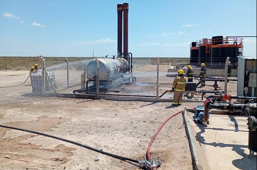 Una dotación de bomberos de 25 de Mayo trabajó en el yacimiento