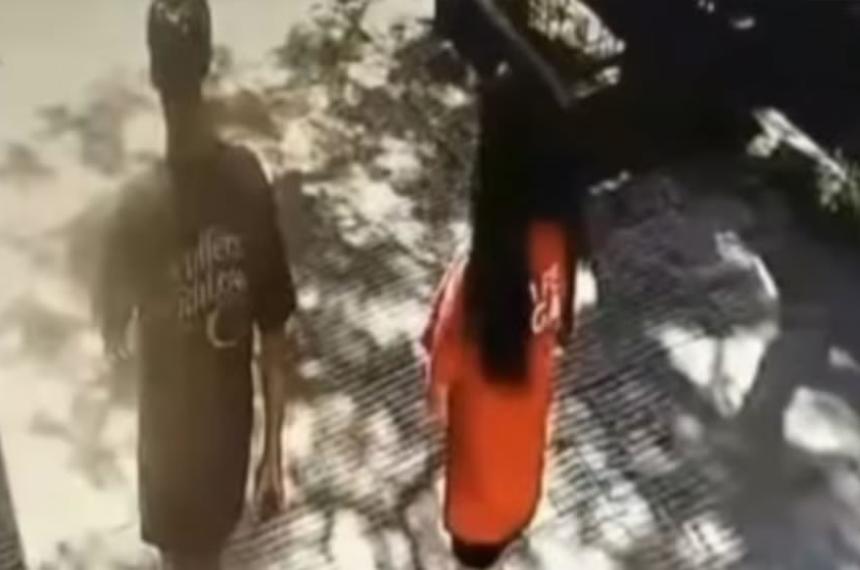 Detuvieron a la madre de la adolescente acusada por el crimen de Jeremiacuteas Monzoacuten tras la viralizacioacuten del video