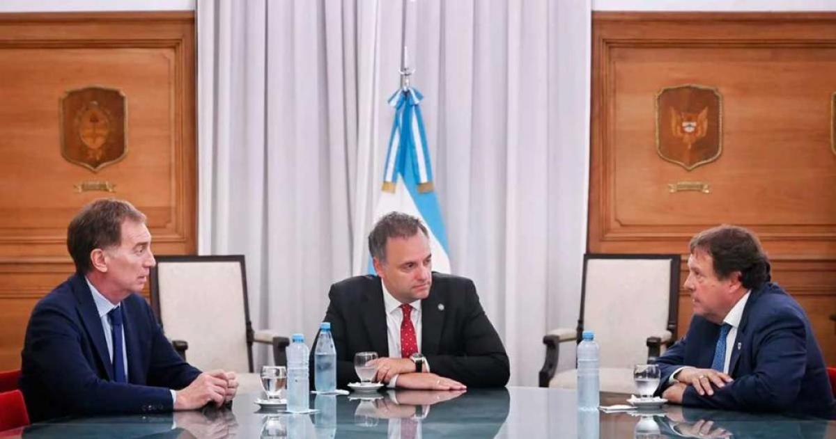 Santilli se reunioacute con Weretilneck y sumoacute respaldo para la reforma laboral del Gobierno