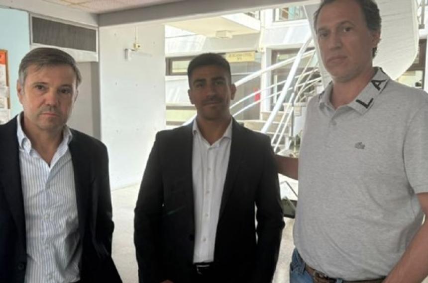 Los abogados Garat y Altamirano con el productor Carlos Lanser en los Tribunales de Pico