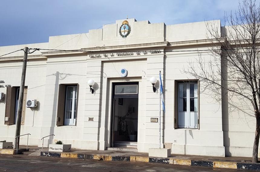 Personal de la comisaría de General Acha interino en el violento hecho