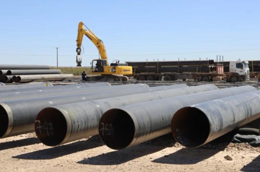 Fuerte polémica por la compra de caños para un gasoducto
