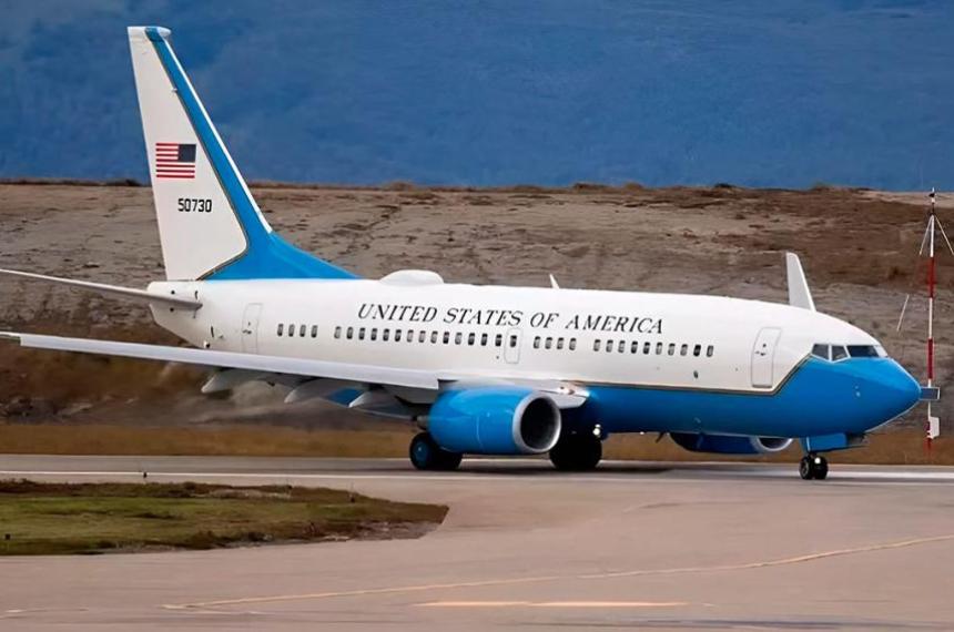 Sorpresa en Ushuaia por el aterrizaje de un avioacuten militar de EEUU que trasladoacute a congresistas