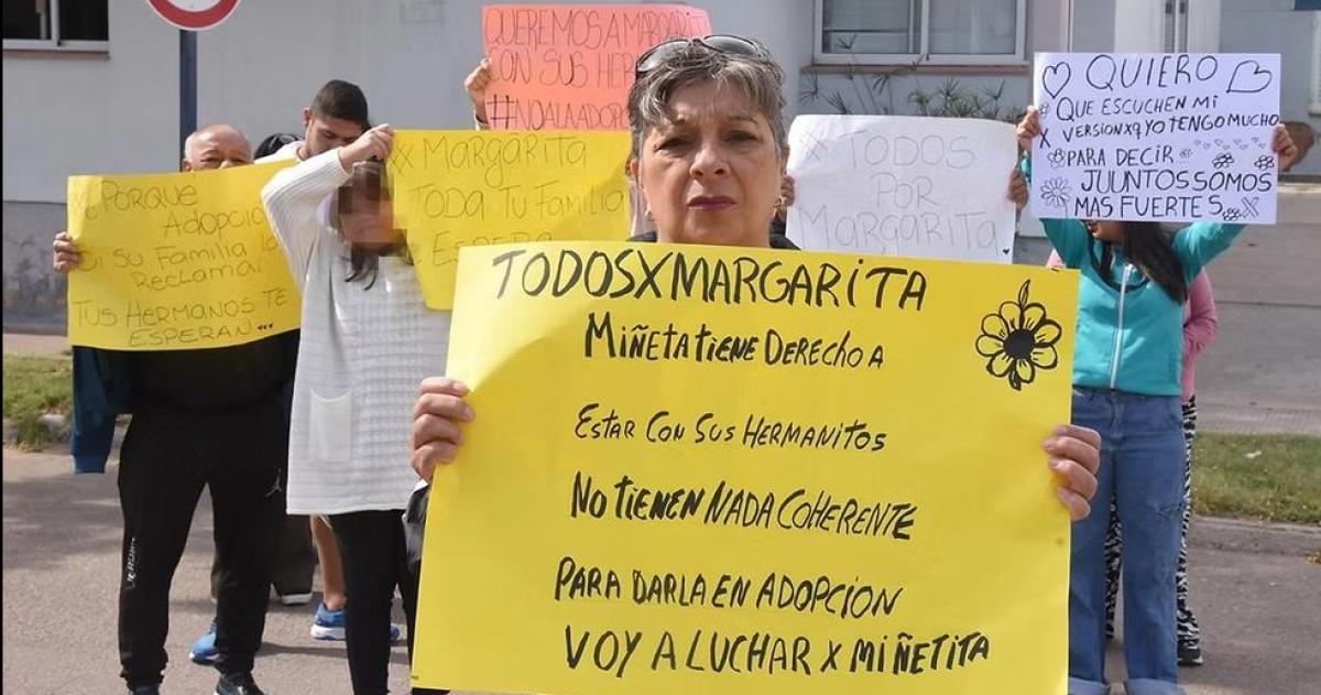 Entre la resistencia de los viacutenculos y el asedio de la crisis