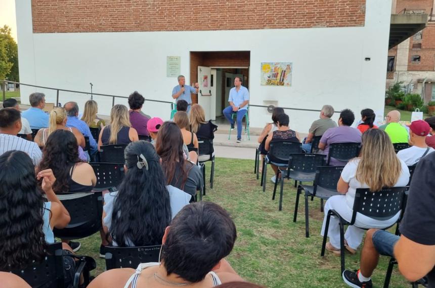 Provincia y Municipio entregaron financiamiento a emprendedores de Santa Rosa