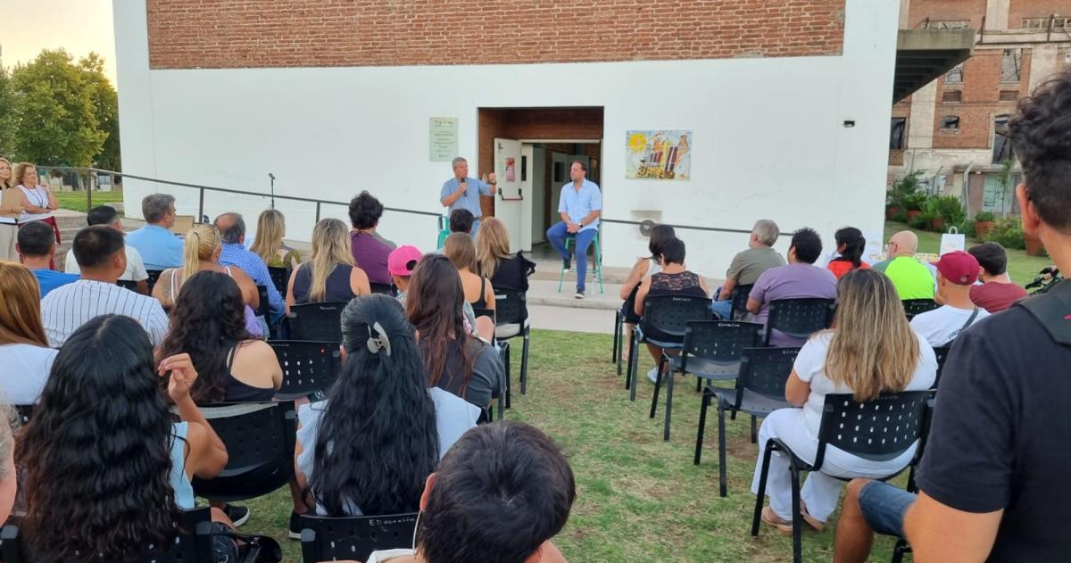 Provincia y Municipio entregaron financiamiento a emprendedores de Santa Rosa