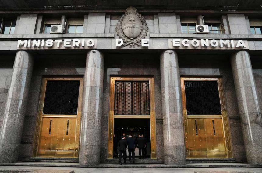 El Ministerio de Economía logró una tasa de refinanciamiento de 124-en-porciento- de los vencimientos de deuda en pesos