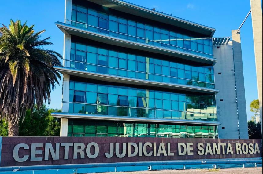 El hombre habia sido condenado por la justicia pampeana por abusar de su nieta menor de edad