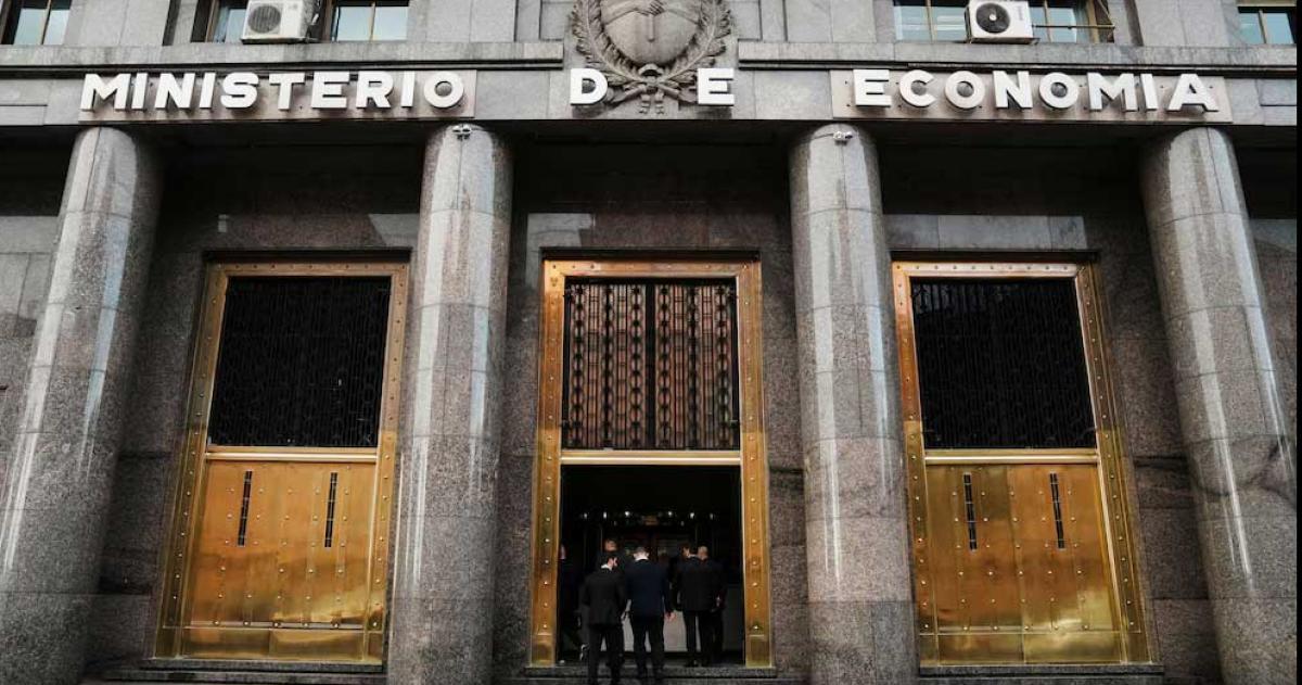 El Ministerio de Economía logró una tasa de refinanciamiento de 124-en-porciento- de los vencimientos de deuda en pesos