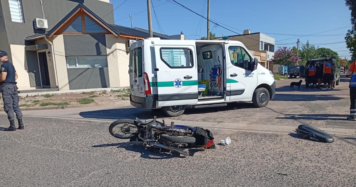 La persona que manejaba la moto fue asistida por el SEM