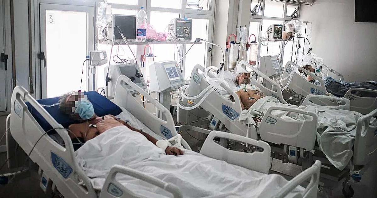 Quedan exactamente en la Argentina 3174 hospitales clínicas y sanatorios- 1740 privados (55-en-porciento-) y 1434 p�blicos (45-en-porciento-)