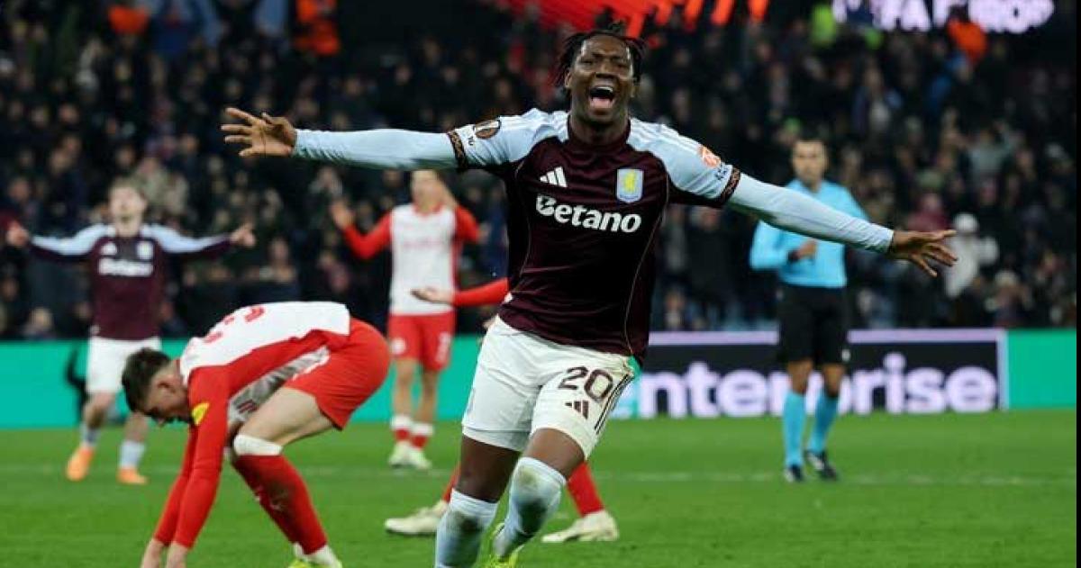 El festejo de Jimoh-Aloba para el 3-2