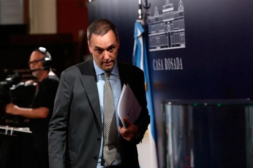 Adorni asumioacute en el Directorio de YPF con la Accioacuten de Oro y Francos seguiraacute como clase D