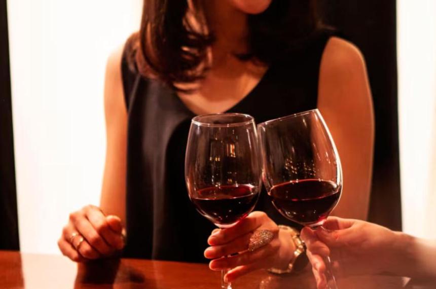 Queacute revela beber en exceso en una primera cita seguacuten la psicologiacutea