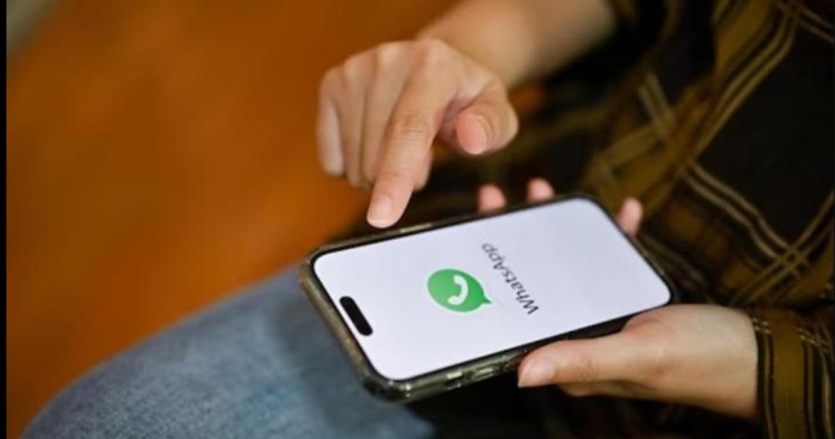 La maniobra comenzó con una llamada por WhatsApp