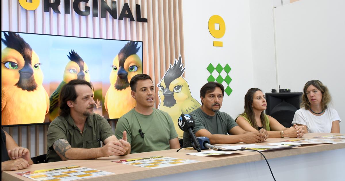 Chos el cardenal amarillo que simboliza la identidad turiacutestica de La Pampa