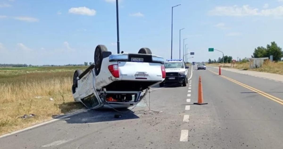 La familia pampeana viajaba en una camioeta Toyota Hilux