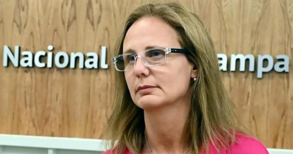  Yamila Magiorano decana de la Facultad de Medicina de la UNLPam