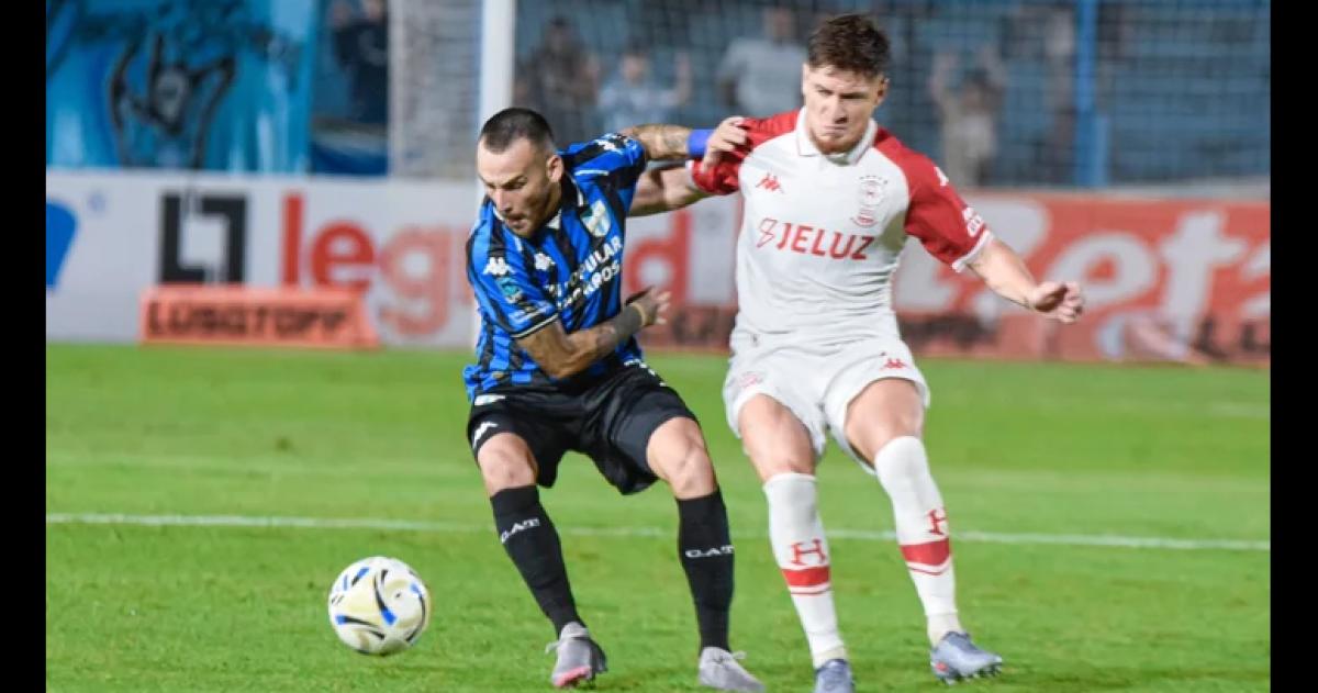 Atlético Tucum�n y Hurac�n empataron 1 a 1