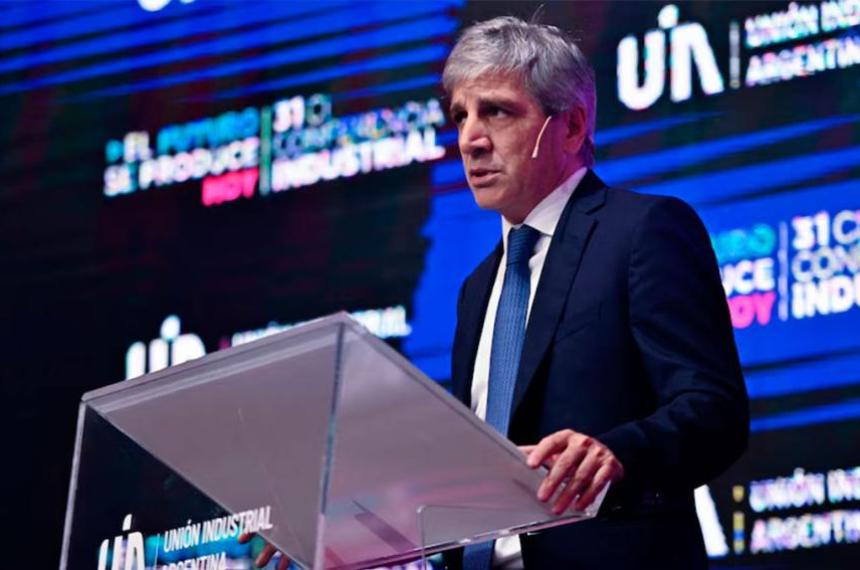 El ministro Caputo dijo que sin intervencioacuten del Central el doacutelar probablemente rondariacutea los 1300