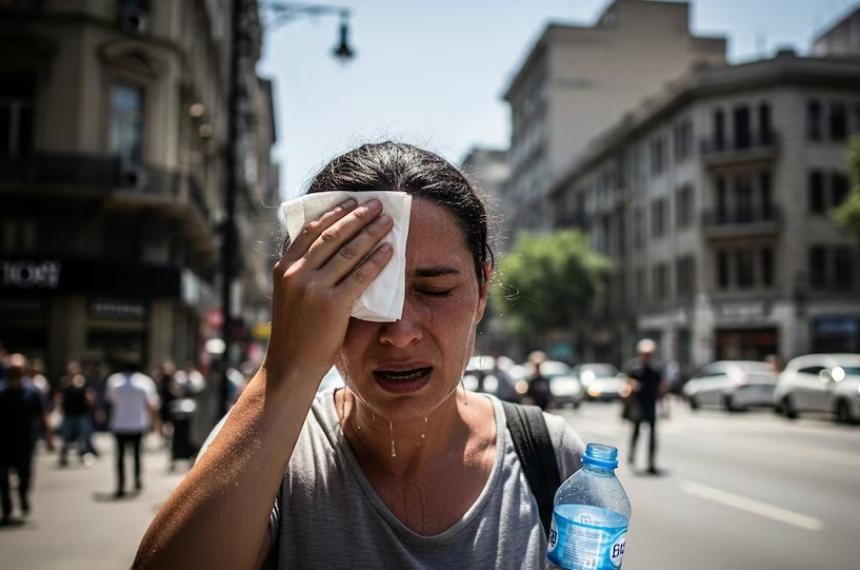 Las olas de calor extremo en Latinoamérica superan los 35°C y generan alertas sanitarias en varias provincias