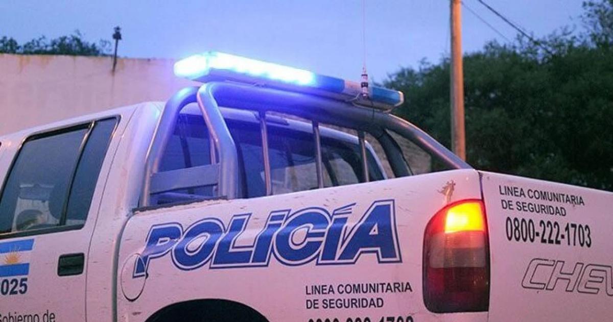 La policía logró interceptarlo y demorarlo en el patio de una propiedad privada