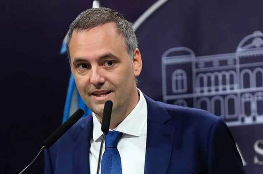 Las declaraciones de Adorni se suman a las de Luis Caputo