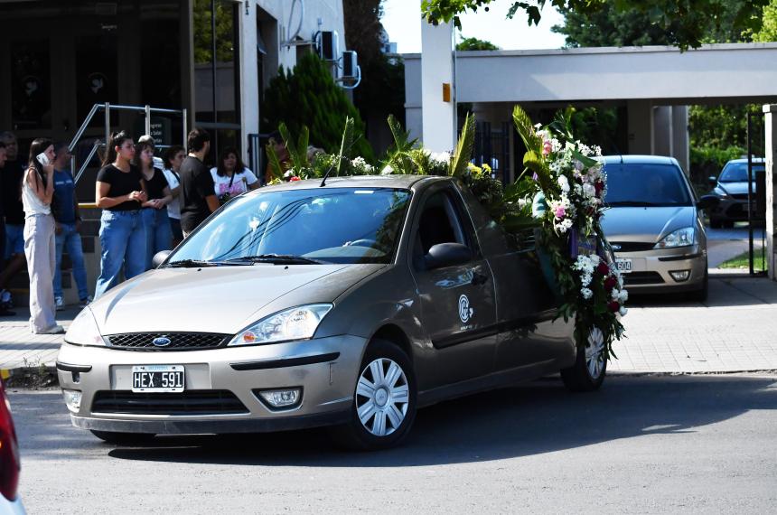 Multitudinario adioacutes a Leguizamoacuten- el arbitraje argentino se unioacute en un abrazo en Santa Rosa