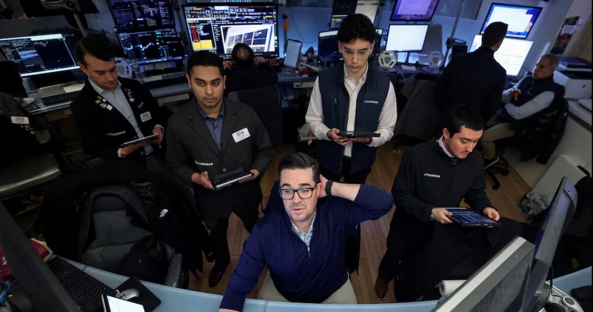 En febrero se extienden las bajas para los activos argentinos