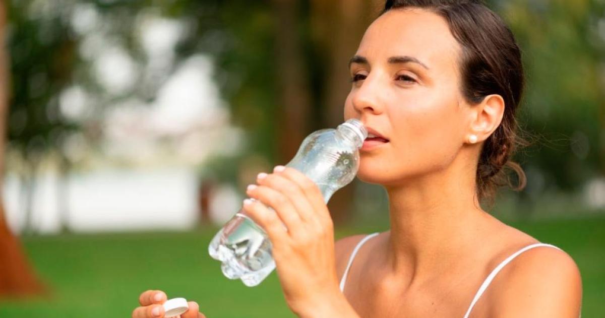 Boca seca y otros 5 siacutentomas que alertan sobre la deshidratacioacuten