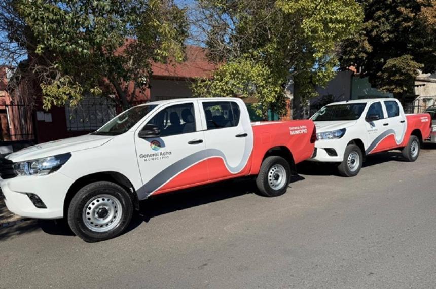 Las dos camionetas se suman a otros vehículos que adquirió la Municipalidad de General Acha