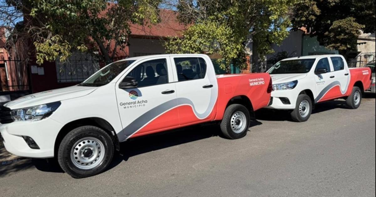 Las dos camionetas se suman a otros vehículos que adquirió la Municipalidad de General Acha