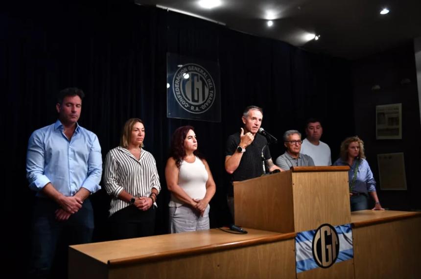 Jorge Sola al frente de la conferencia de prensa de la CGT