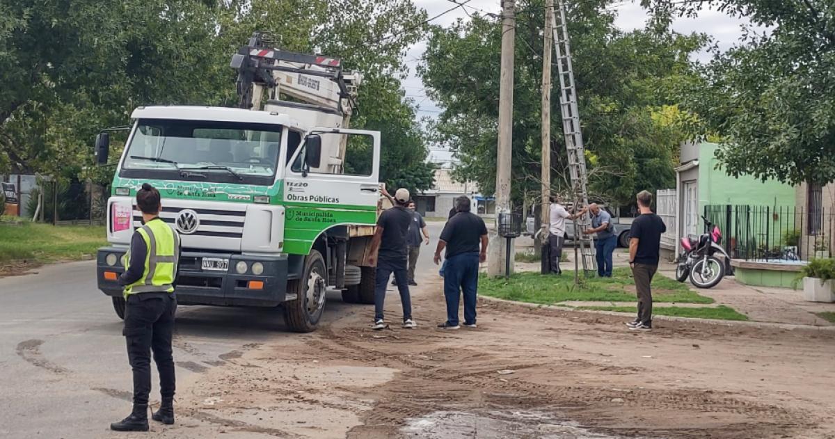 La Comisión apoya la remoción de postes que hace la Municipalidad