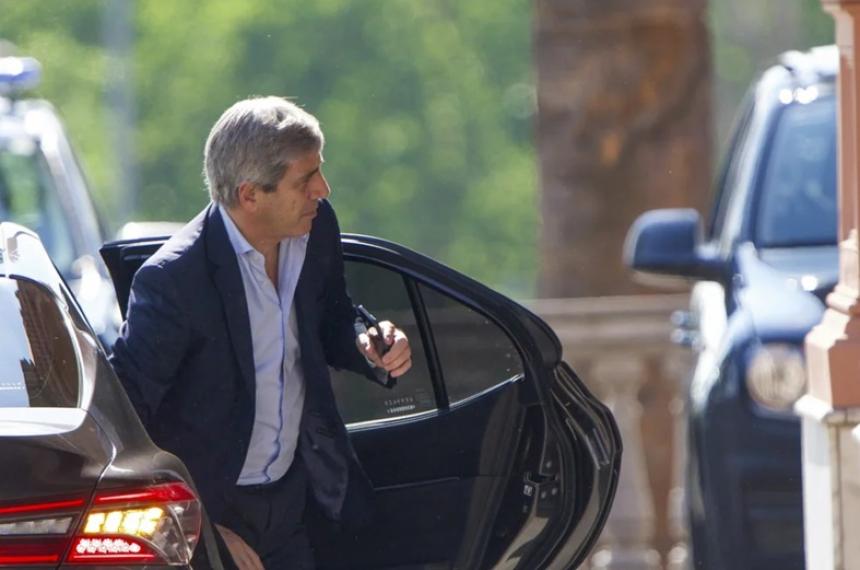 Luis Capuo viste Massimo Dutti