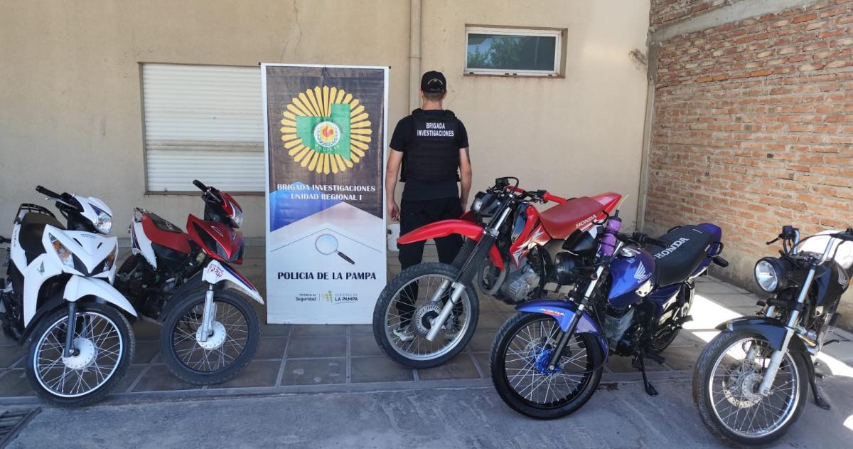 Las motos fueron secuestradas en cinco allanamientos en Santa Rosa