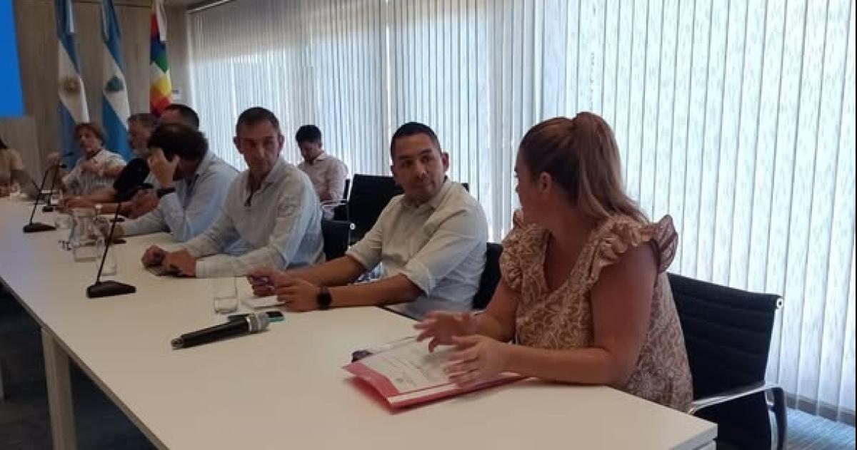 El intendente de 25 Leonel Monsalve pidió que el certificado de libre deuda ambiental en el �rea